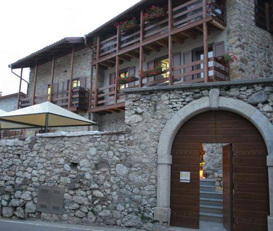 B&B Gardumo Ronzo-Chienis ภายนอก รูปภาพ